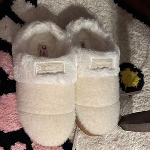 Juicy Couture Cream Plush Slippers Cozy Comfort